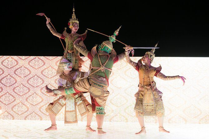 Bangkok Sawasdee Chaophraya Dinner Cruise from ICONSIAM - The Food and Entertainment: A Closer Look