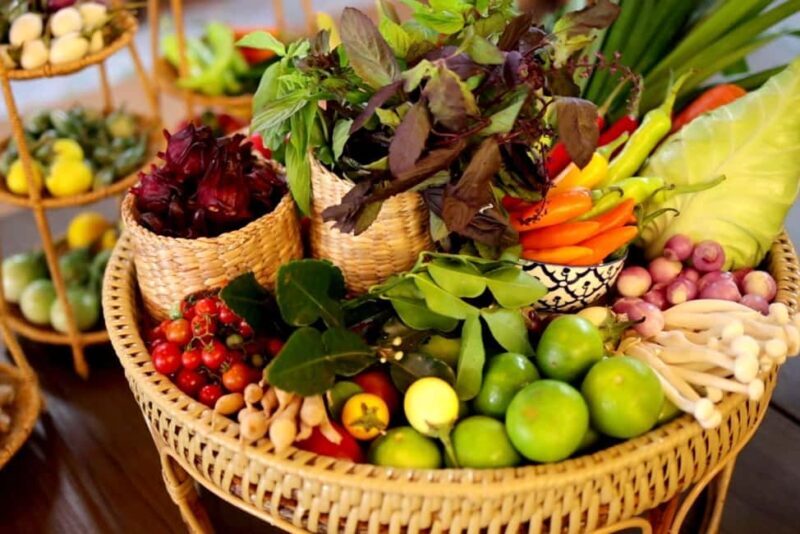 Bangkok: Thai Cooking Class With 4 Dishes & Thai Drink - The Quality of the Guides and Facilities