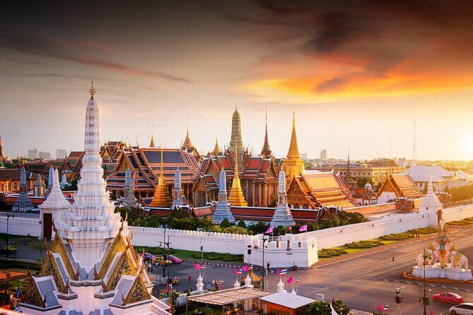 Bangkok: The Majestic Grand Palace-Wat Pho-Wat Arun Walking Tour - An Introduction to the Tour