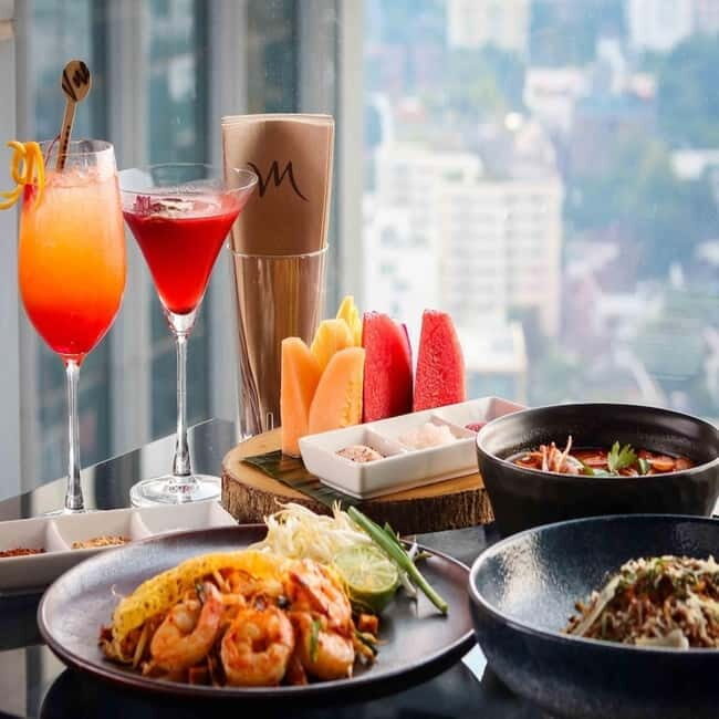 Bangkok: The Vue Bar Rooftop at Mercure Bangkok Sukhumvit 24 - Key Points