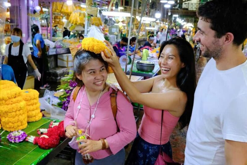 Bangkok: Tuk Tuk Adventure Chinatown Michelin Food & Temples - Key Points
