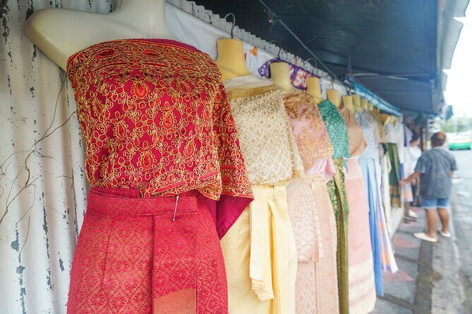 Bangkok Wat Pho and Flower Market Historical Walking Tour - Wrapping Up at Yodpiman Market