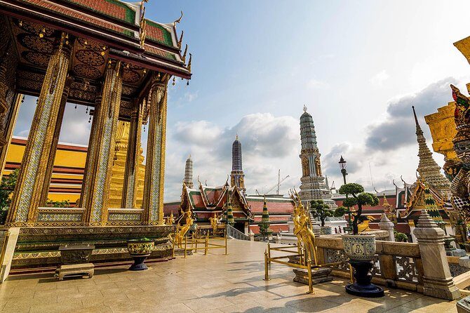 Bangkok's Grand Palace Complex and Wat Phra Kaew Tour - Authentic Experiences and Practical Tips