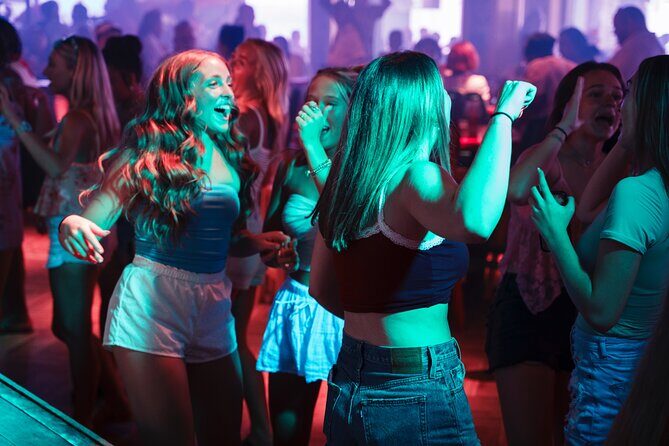Bar Crawl Madness Tour in Cancun - FAQs