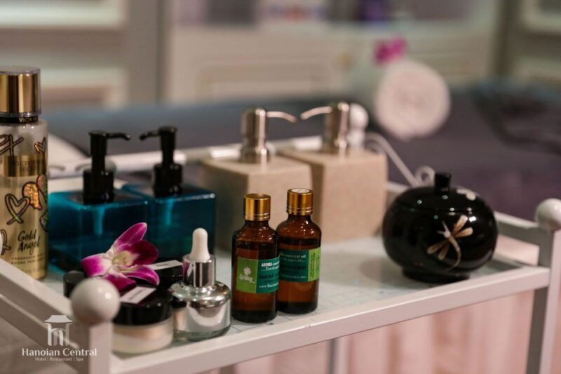 Basic facial care + Aroma Massage - The Experience in Detail