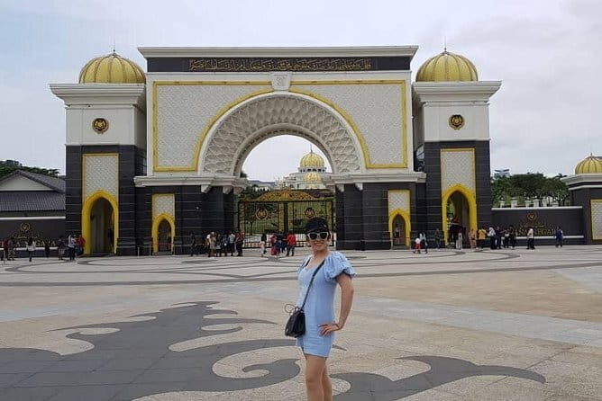 Batu Cave Tour and Kuala Lumpur City Exploration Tour ( 2 in 1 ) - Who Should Book This Tour?