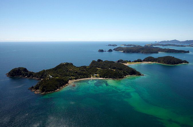 Bay of Islands and Hole in the Rock Scenic Helicopter Tour - Who Should Consider This Tour?
