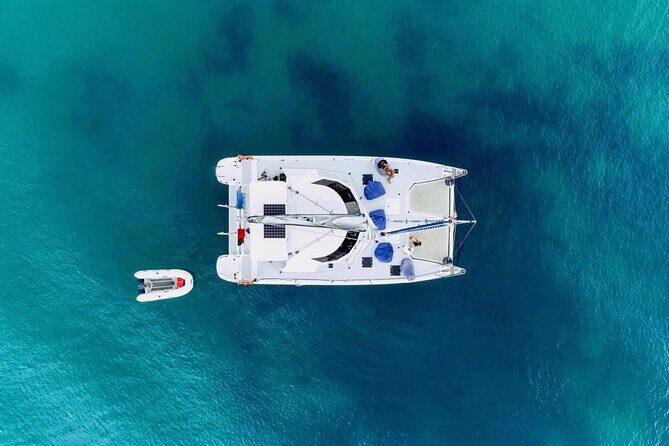 Bay of Islands: Day Sailing Cruise with Island Stop and Lunch - Key Points