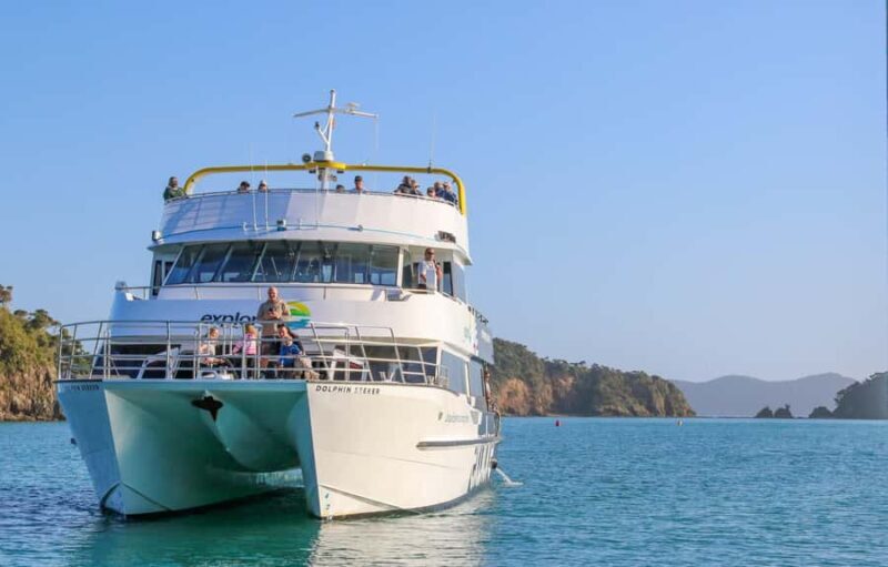 Bay of Islands: Discover the Bay Cruise with Island Lunch - Island Stopover at Otehei Bay