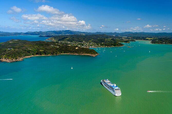 Bay of Islands Discovery Experience from Auckland incl. Hole In The Rock Cruise - Price and Value