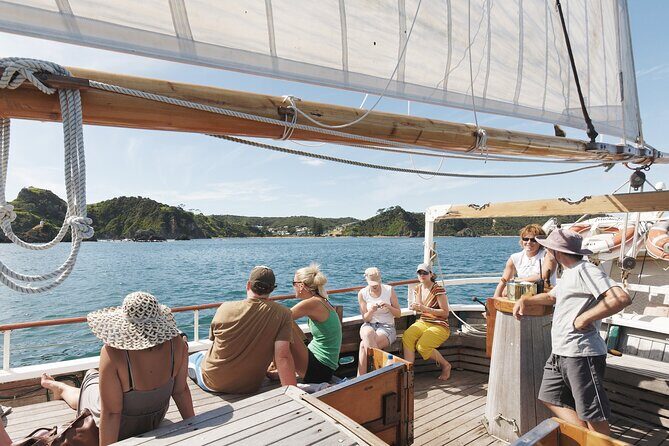 Bay of Islands Tall Ship Sailing on R. Tucker Thompson Including BBQ Lunch - An Honest, In-Depth Review of the R. Tucker Thompson Sailing Experience