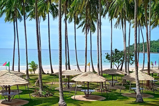 Beach hopping in Puerto Princesa City - The Included Lunch: Local Flavors on the Beach