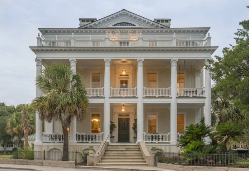 Beaufort: Pat Conroy's Beaufort Tour by Golf Cart - The Sum Up