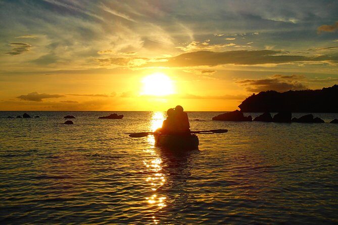 Beautiful sunset kayak tour in Okinawa - The Guide and Group Dynamic