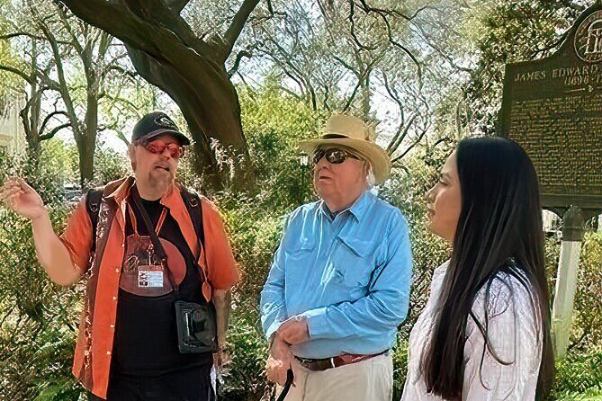 Behind the Plaques - 2 Hour Historical Walking Tour in Savannah - Key Points