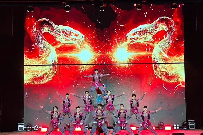 Beijing Acrobatic Show at Regal Palace Theatre (Qin Le Gong - Introduction