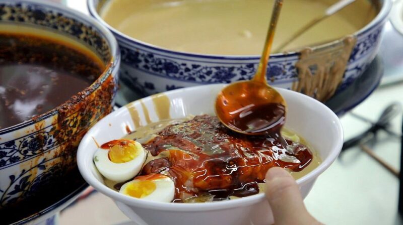 Beijing: Hutong Culinary Walking Tour with 15+ Tastings - What Makes This Tour Stand Out?