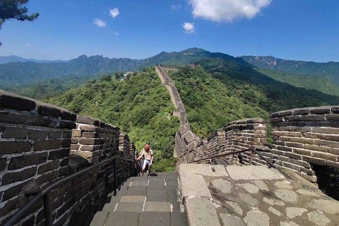 Beijing Layover Private Tour: Mutianyu Great Wall with Round-trip Airport Transfer - Why Choose This Tour?