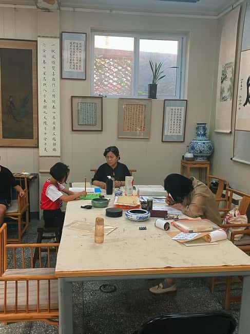Beijing liulichang : Learn Calligraphy orCarving from Master - A Deep Dive into the Experience