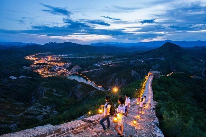 Beijing Mutianyu Great Wall Tour with Night View of Simatai and Gubei Water Town - The Day Begins at Mutianyu: Exploring the Great Wall