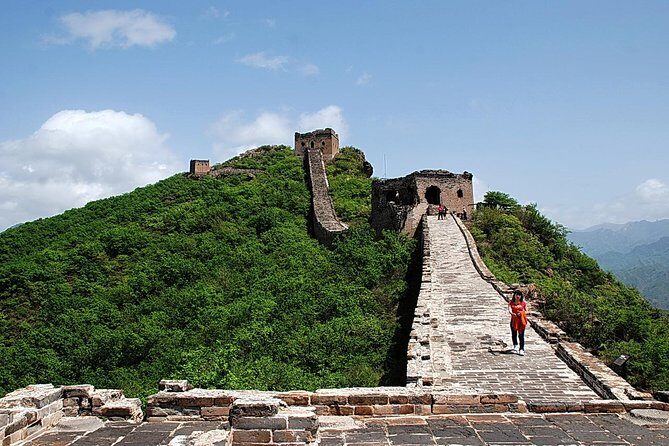 Beijing Mutianyu Great Wall Tour with Night View of Simatai and Gubei Water Town - The Night View of Simatai: Illuminated Wonder