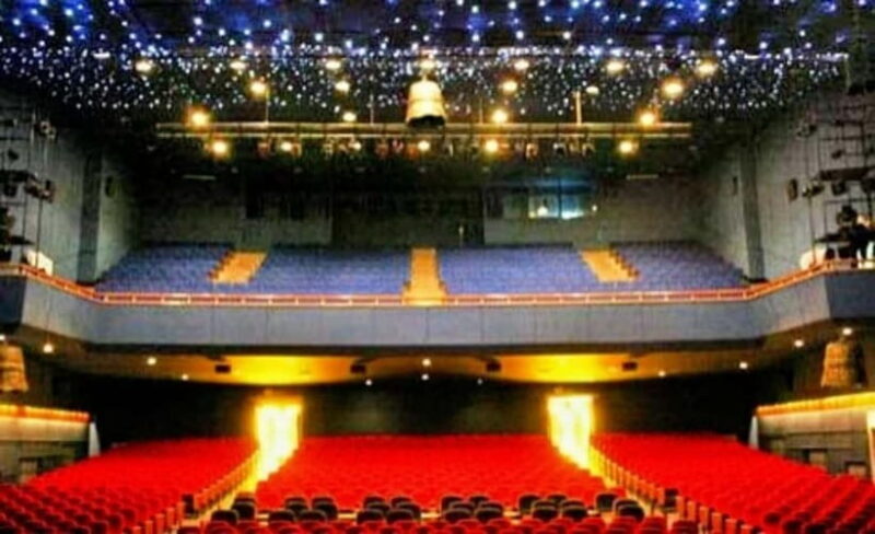 Beijing: Red Theatre Acrobatic Show Ticket with Transfers - Key Points