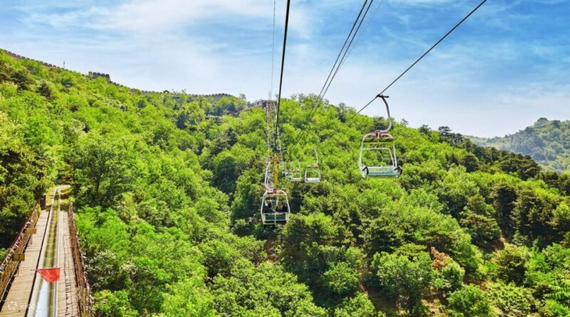 Beijing:Mutianyu/Badaling Great Wall Tour with VIP Fast Pass - The Guide Experience: Knowledge, Flexibility, and Personal Touch