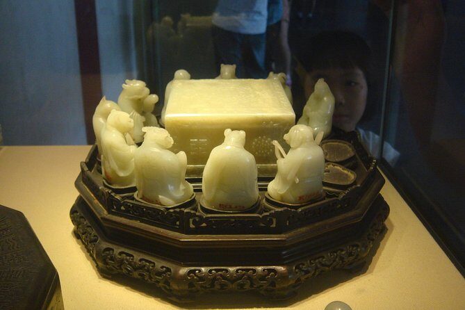 Beijing's Forbidden City with Special Viewing of Treasure Gallery and the Great Wall Ruins at Badaling - Who Will Love This Tour?