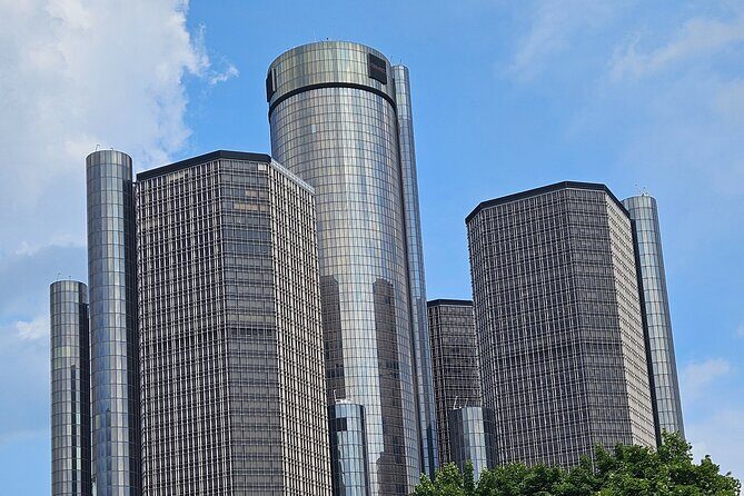 Best Downtown Detroit Historical Walking Tour - An Honest Breakdown of the Tour Experience
