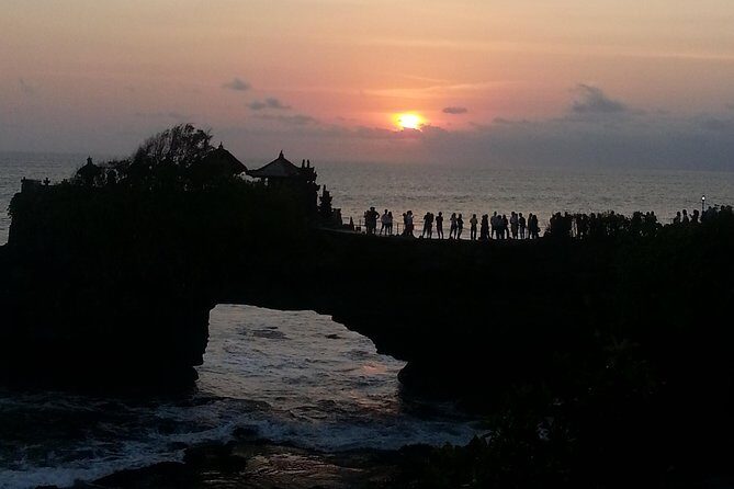 Best of Bali Tanah Lot & Uluwatu Temple Tour Package - Wrapping Up the Day: Jimbaran Bay Seafood Dinner