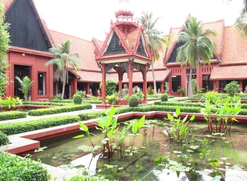 Best of Phnom Penh: Half-Day Private City Tour - Who Is This Tour Best For?