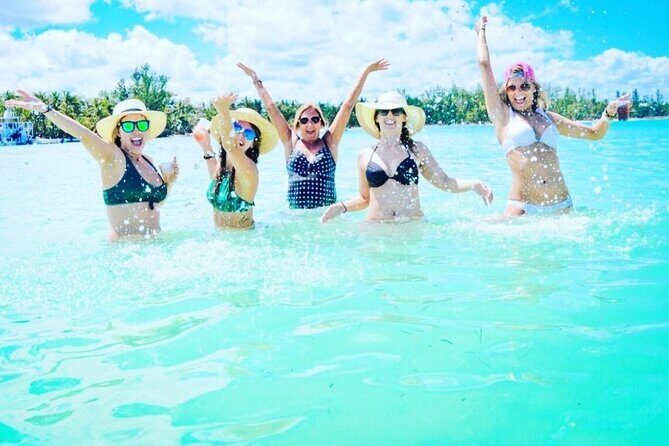 Best Party Boat Adults Only with Open Bar - Who Is This Tour Best For?