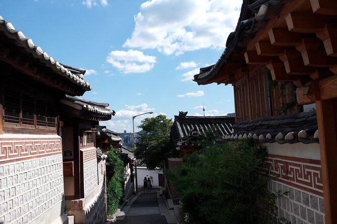 Best Walking Tour to Gyeongbok Palace n Bukchon with Expert - The Practical Side