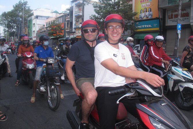 Big Eats & Small Seats - An Introduction to the Tour Experience