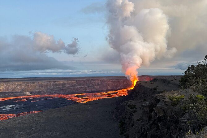 Big Island Waterfalls, Blacksand Beaches, Lava Tubes & Volcanoes - An In-Depth Look at the Tour