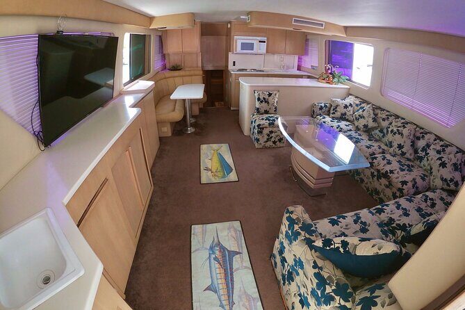 Biggest Luxury Yacht Boat Best in Cancun up to 28 pax - The Experience: What You Can Expect