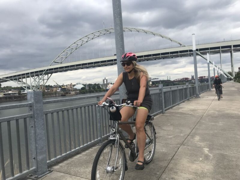 Bike Portland: Bridges, Neighborhoods, Poetry, and Roses - Discovering Portland’s Charms on Two Wheels