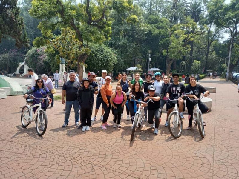 BIKE RIDE THROUGH ICONIC SITES OF THE CDMX / BREAKFAST & BEER - An Authentic Day on Two Wheels: What to Expect
