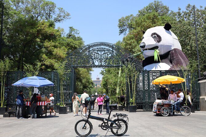 Bike Tour through Chapultepec, Reforma and the Zócalo / Mexico - The Sum Up