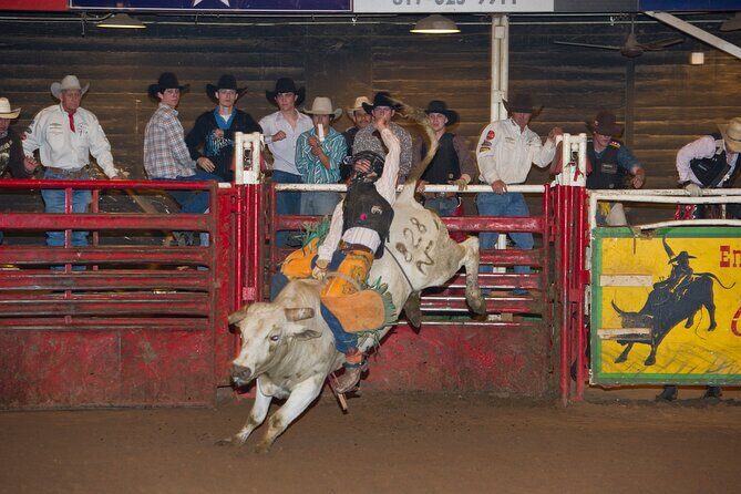 Billy Bob's Texas Honky Tonk Dinner and Photo Package - Authenticity and authenticity concerns