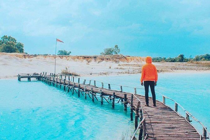 Bintan Sand Dunes & Blue Lakes Tour with Lunch - Key Points