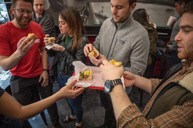 Bite into Chicago: Discover the Citys Most Iconic Food - Key Points