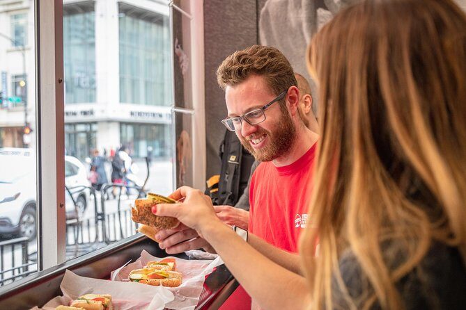 Bite into Chicago: Discover the Citys Most Iconic Food - An In-Depth Look at the Chicago Food Tour