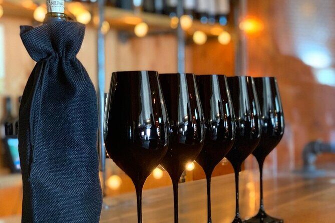 Black Glass Wine Tasting - A Closer Look at the Black Glass Wine Tasting at Between The Lines Winery