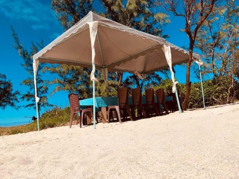 Blue bay: boat trip for ile au cerf (5 islands, barbecue) - The Value of This Tour