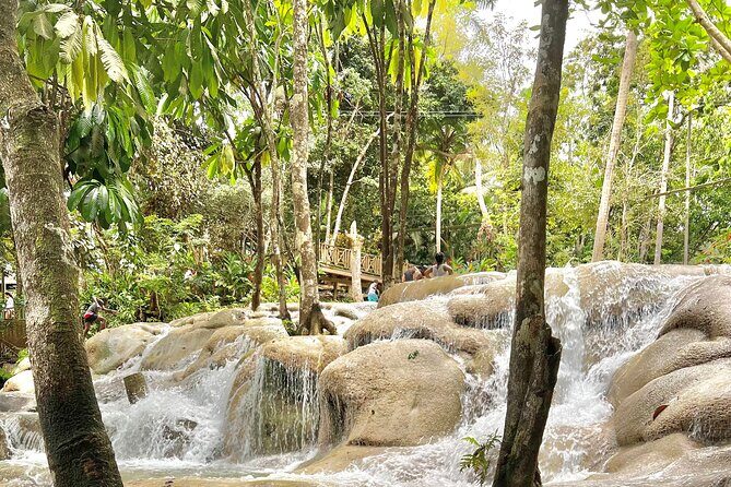 Blue Hole and Dunn's River Tour (Entrance Fees Not Included) - FAQ