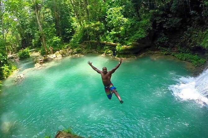 Blue Hole and Horseback Riding and Shopping - Key Points