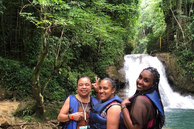 Blue Hole and Souvenir Shopping Ocho Rios (Transportation Only) - Discovering the Blue Hole and Souvenir Shopping in Ocho Rios: A Practical Guide