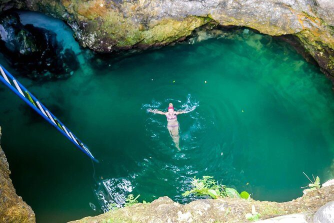 Blue Hole Mineral Spring, Ricks Cafe, 7 Mile Beach and Shopping Private Tour - Key Points