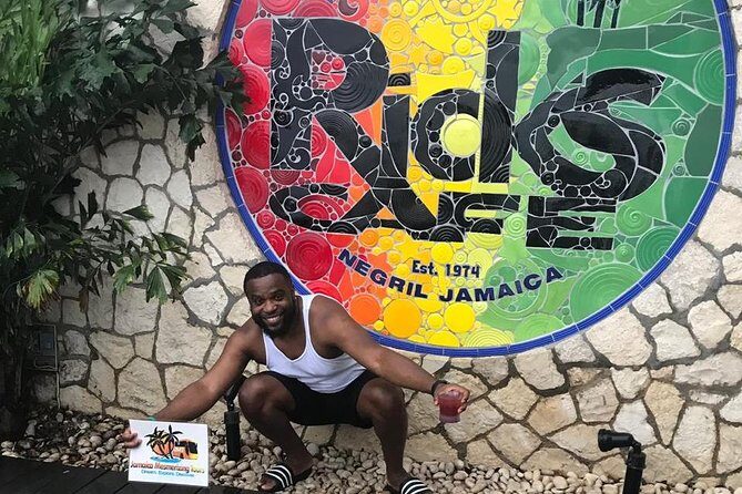 Blue Hole Mineral Spring, Seven Mile Beach, Ricks Cafe/ Shopping Private Tour - Key Points